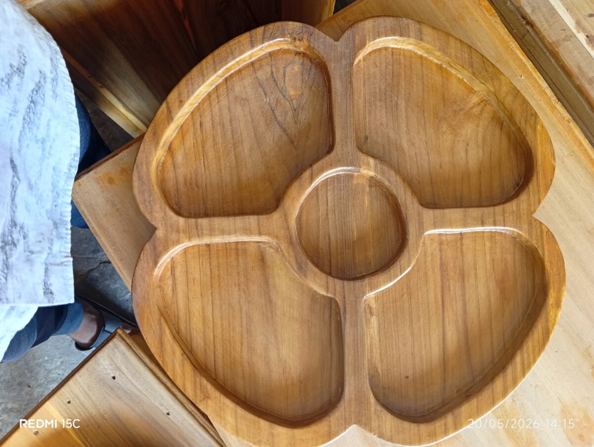 Teak Wooden Flower Shape Serving Tray - Image 3