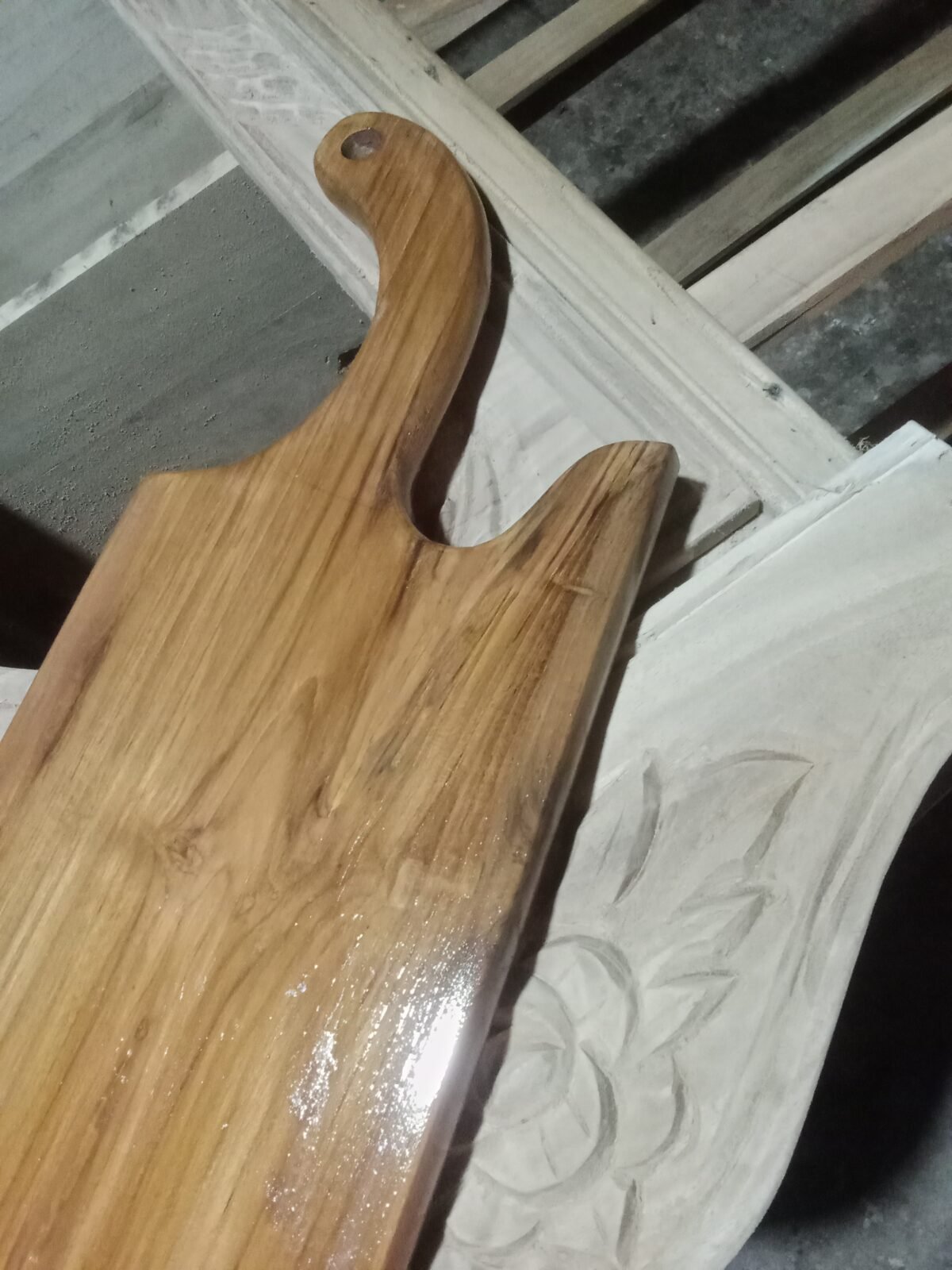 Handcrafted Genuine Teak Wood Serving Board with Curved Handle - Image 2